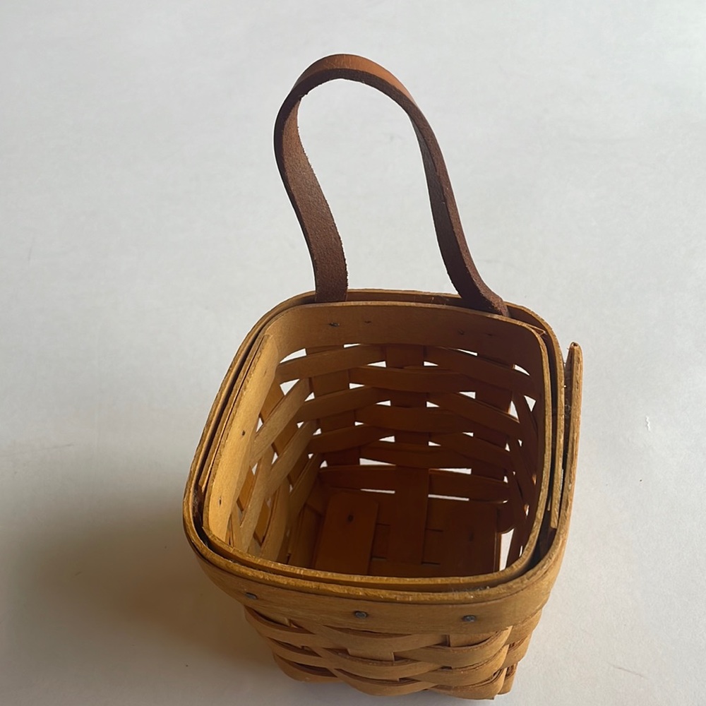 Longaberger booking basket w/ leather handle & saw tooth on back for hanging